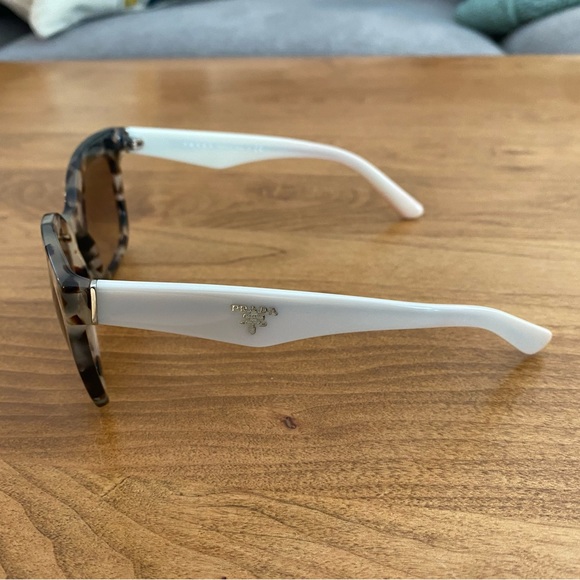 Prada tortoise shell sunglasses - Picture 6 of 9